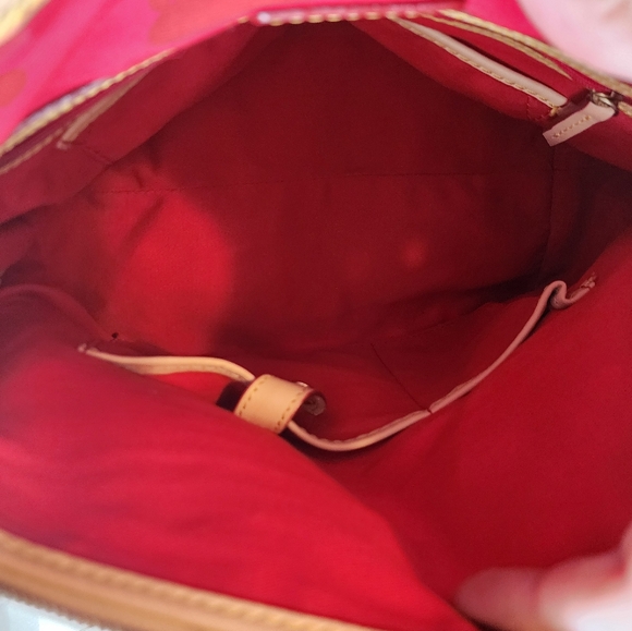 Dooney & Bourke Black and White Chevron Shoulder Bag - Picture 5 of 6